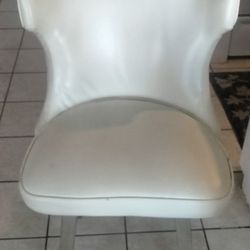 Selling Two Pairs Of Bar Stools