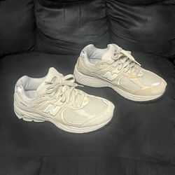 New Balance Shoes Size 4 $40. or Best Offer