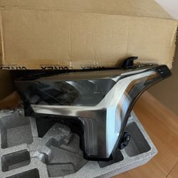 Toyota Tundra Headlights