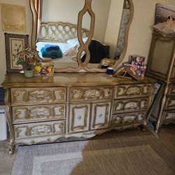 Beautiful 4-Piece Vintage French Dresser Set