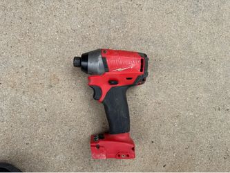 Milwaukee impact 18 v