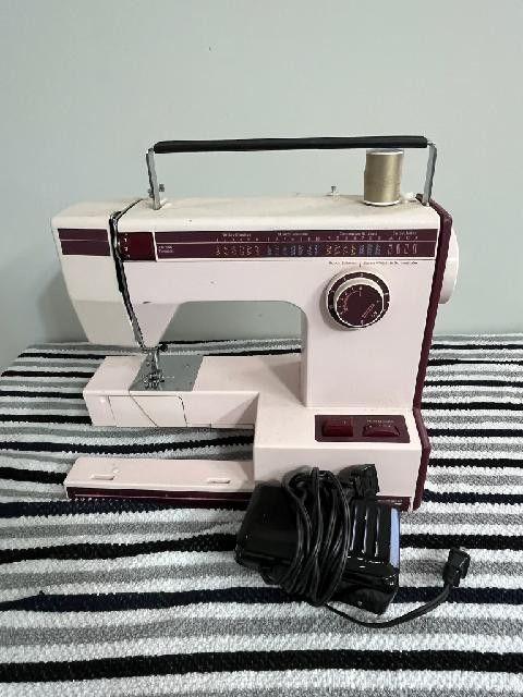 Sewing Machine 🧵🪡