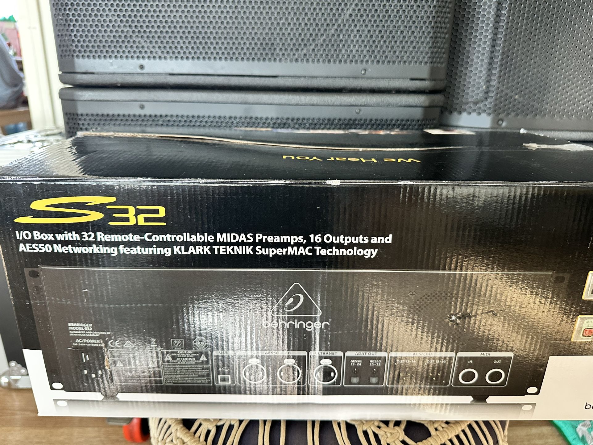 Behringer S32 Stage Box
