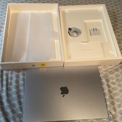 2025 Apple macbook air 15 inch M4 chip sky blue