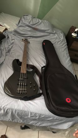 Mitchell Electric bass guitar Set