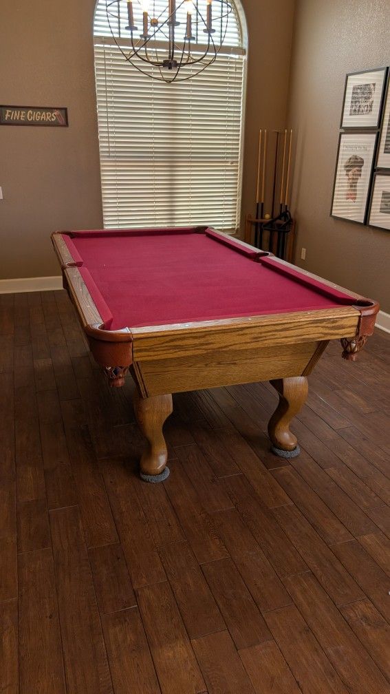 Olhausen 7' billiard table