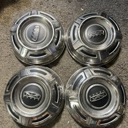 Ford F250- F350 Hub Caps