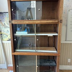 Cabinet/armoire/shelves