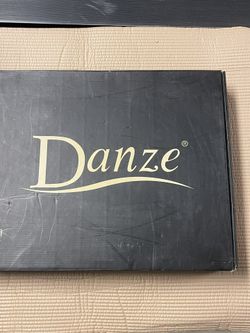 Danze  - Wall Mount Pot Filler - Llave/Grifo