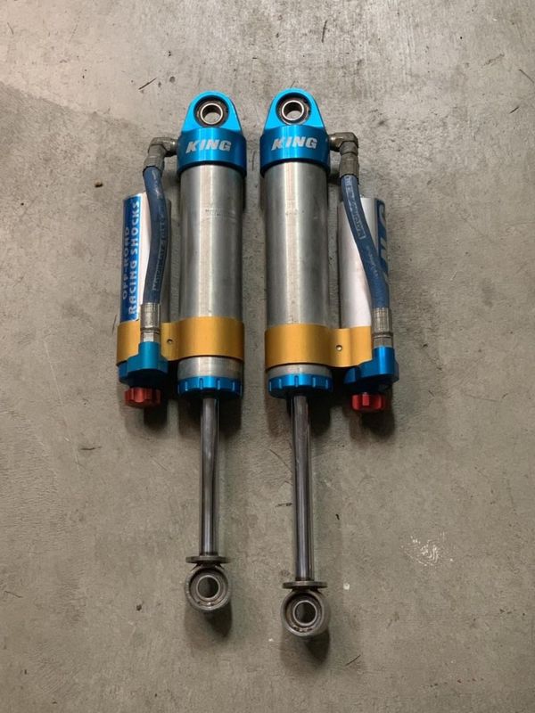 Set of (2) 2.5 rear First Gen 9804 King Shocks for Sale in