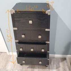 Black 5-Drawer Dresser/Chest