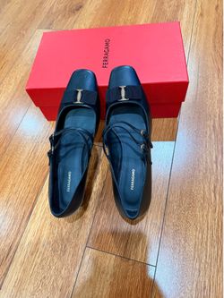 Brand New Ferragamo Women Shoes Size 8