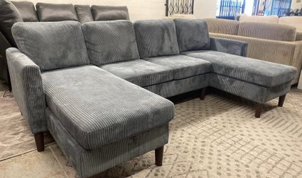 New Sectional Couch with Double Chaise! Free Delivery 🚚! Free Assembly!