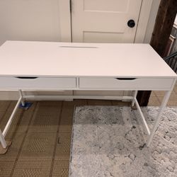 White IKEA Desk, Great Condition 