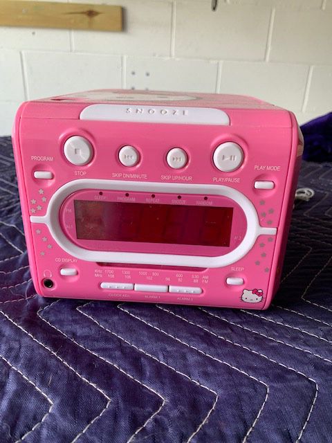 Hello Kitty alarm radio