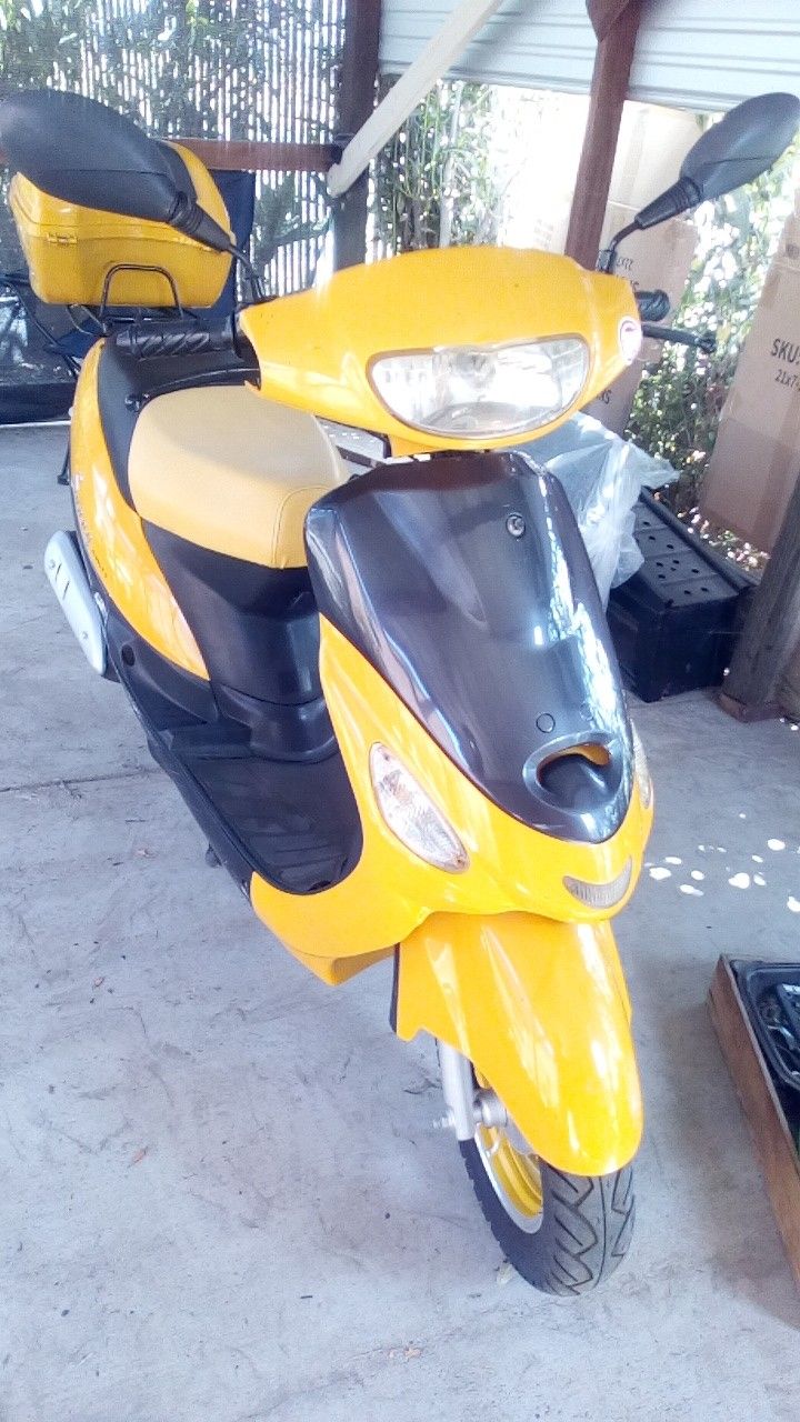 2012 Sunny 50cc. Only 1kmiles On It!