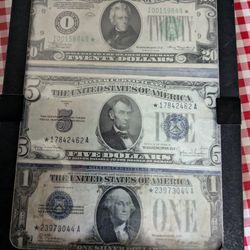 Tres Billetes Con Estrella