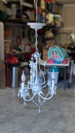 White Mini Crystal Chandelier 3-Light. Excellent condition