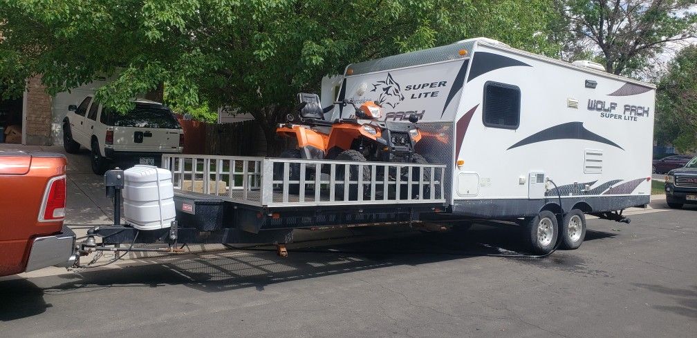 2009 Cherokee Wolf Pack Toy Hauler