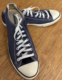 Men’s size 11 Blue old school Chuck Taylor’s