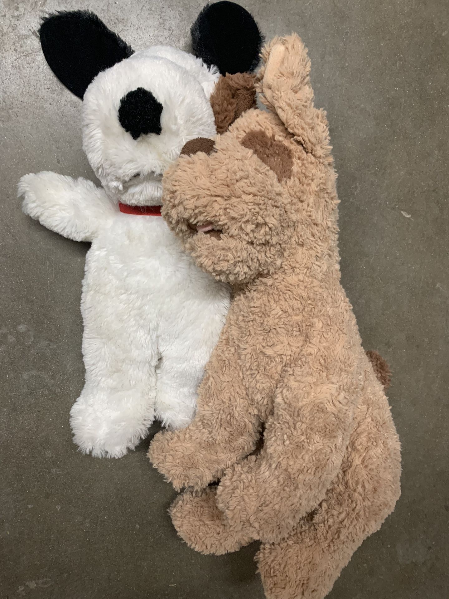 2 Stuffed Animals