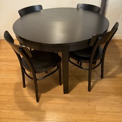 Extendable Table With 4 Chairs