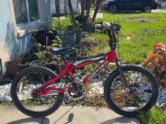 🚲 New Dynacraft Wipeout 20" BMX Bike – Ages 7–14 – $50