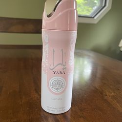 Lattafa Yara Perfumed Spray for Unisex, 6.67 Oz/ 200 ml