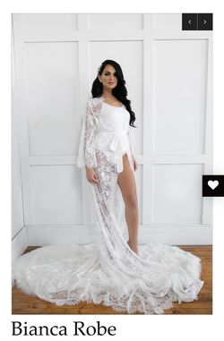 Le El Bridal Robe 