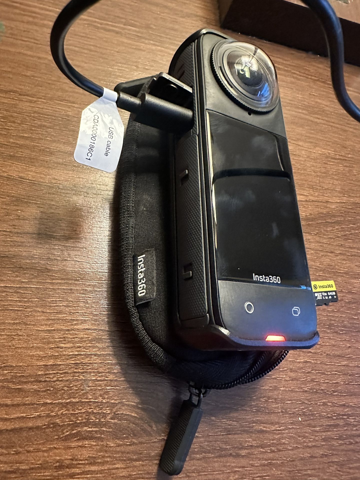 Insta 360 V4