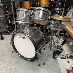 Pearl Roadshow Jr. Complete Drum Set