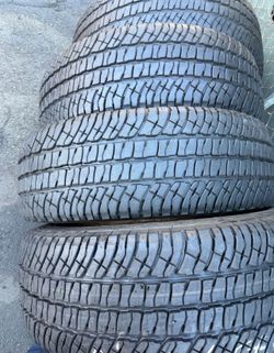 245 75 16 L/T Michelin I sell this Seth of tires with 90% of Life the 4