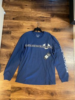 Brand New Men’s True Religion brand Navy Blue Long Sleeve Tee Shirt Up For Sale