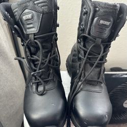 Magnum boots dealers deals