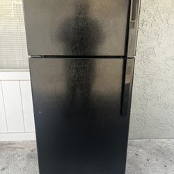 GE Refrigerator