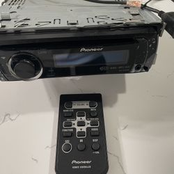 Pioneer Cd Decks Both Have Remotes In Perfect Working Condition 