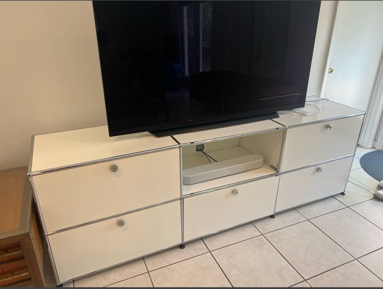 USM Haller Media Console authentic