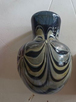Art Glass Vase with Swirl Pattern