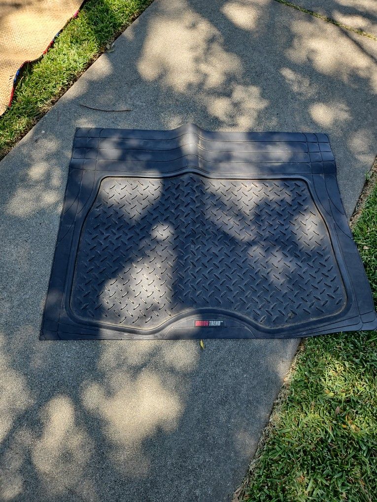 Free Motor Trend Hatch Back Or Trunk Rubber Mat