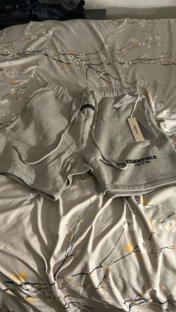 Essentials fear of god dark oat size Large
