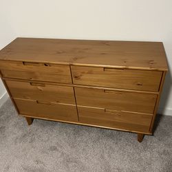 Six-Drawer Dresser Excellent Condition