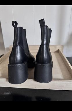 Chunky Heel Boots Size 7.5