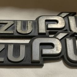Isuzu Pup Pick Up Truck Fender Emblem Pair Set OEM