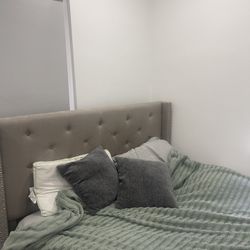 FREE QUEEN BED WITH MATRESS