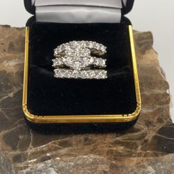 Lady’s 14k W/G Ring (size 10)