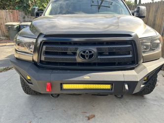 GRILL TOYOTA TUNDRA