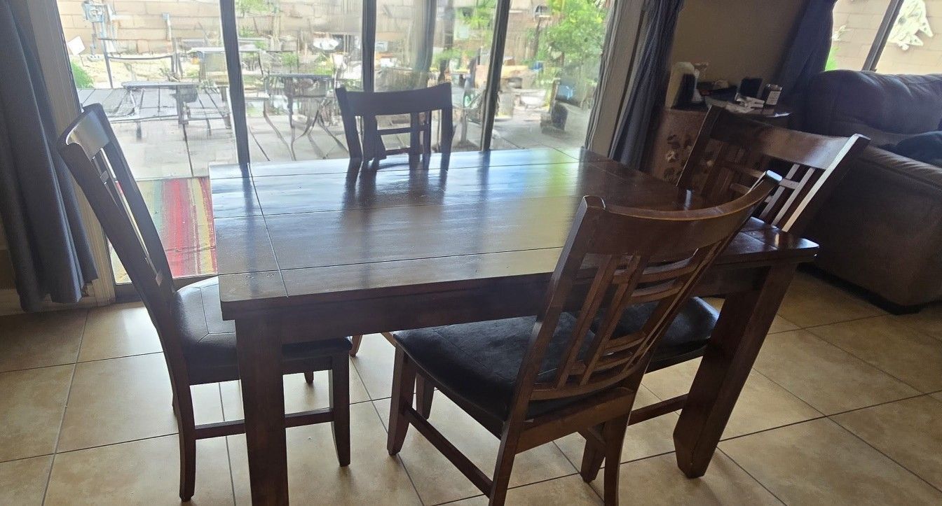 KITCHEN TABLE