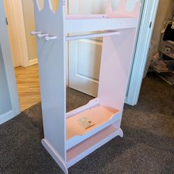 Girls Dress-up Closet 