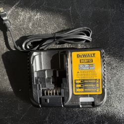 DEWALT DCB112 12V & 20V Max Li-lon Charger