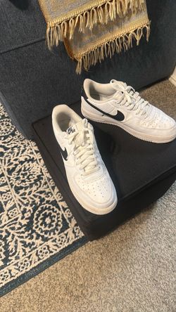 Nike Air Force 1 Low White Black Swoosh Size 11.5